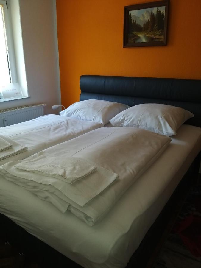Pension Schlosswache-Zerbst Εξωτερικό φωτογραφία